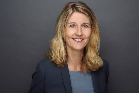 Frau Peggy Heer
