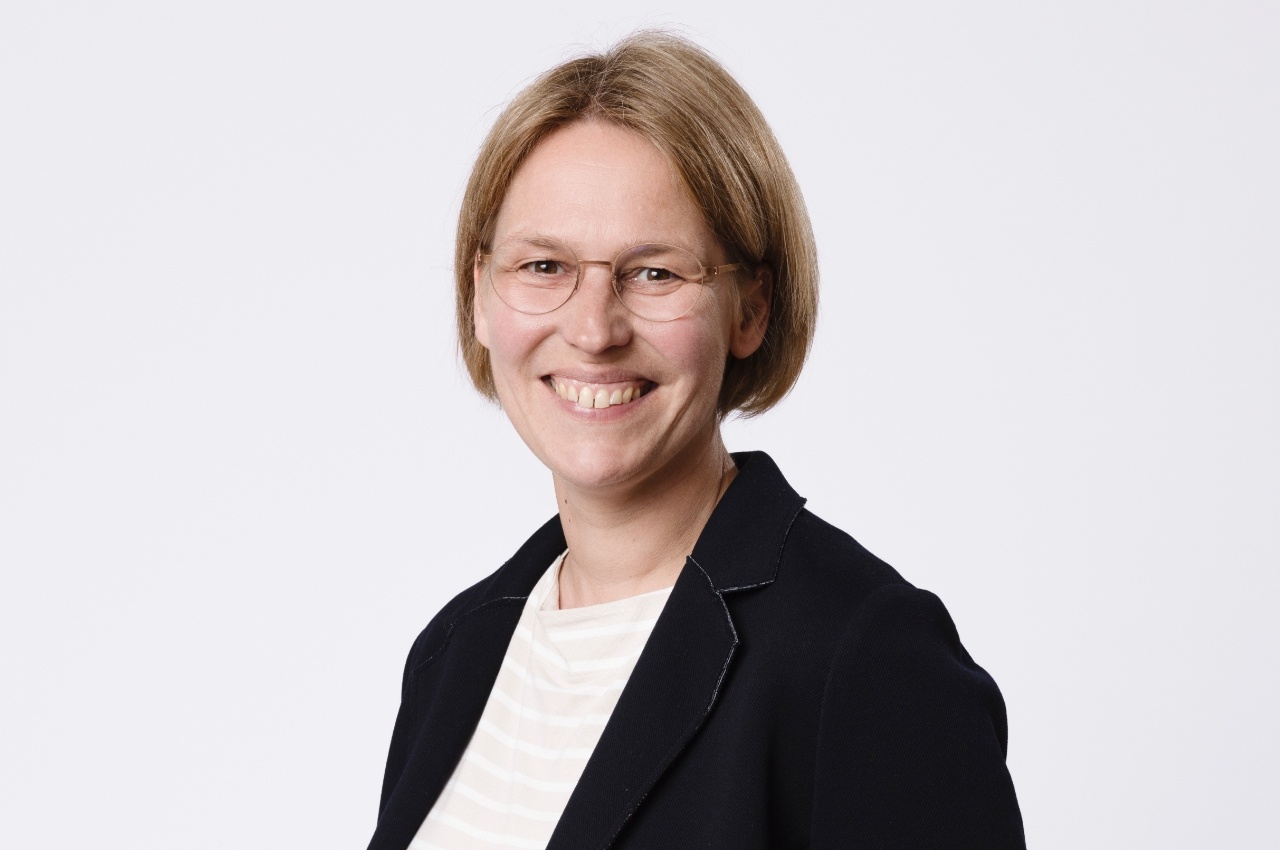 Frau Antje Wilbrandt